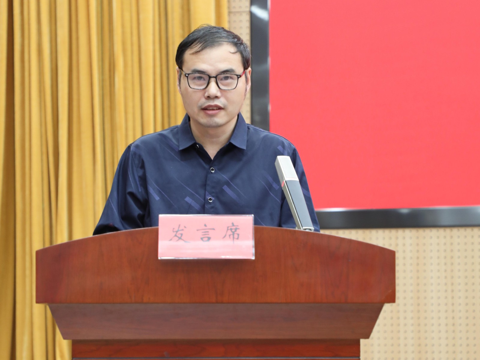 微信图片_20251016164956_338_70.jpg 微信图片_20251016164956_338_70.jpg